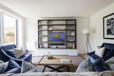 Living room at the Silver Works townhouse show home, ©Galliard Homes. Living room at the Silver Works townhouse show home, ©Galliard Homes.