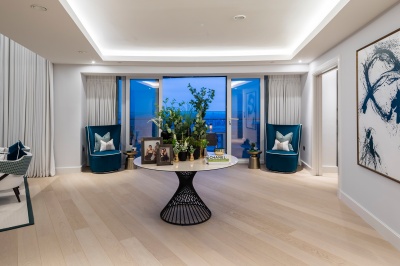 Penthouse 4402 reception area with access onto the private terrace, ©Galliard Homes. Penthouse 4402 reception area with access onto the private terrace, ©Galliard Homes.