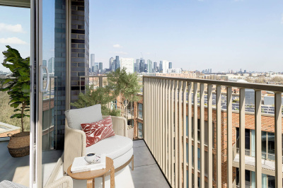 Balcony at Neptune Wharf ©Galliard Homes.