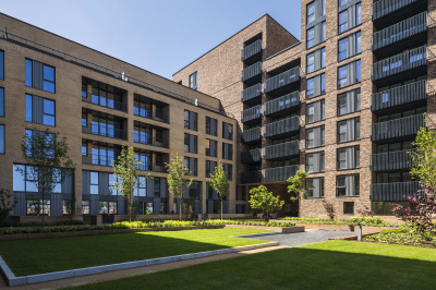 Wimbledon Grounds exterior and communal gardens, ©Galliard Homes. Wimbledon Grounds exterior and communal gardens, ©Galliard Homes.
