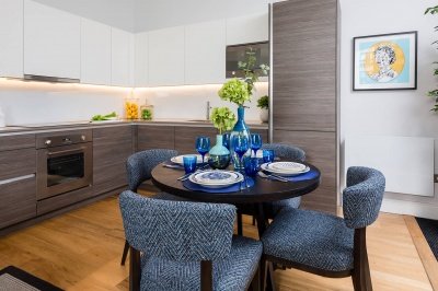 Kitchen and dining area at the Silver Works showroom, ©Galliard Homes. Kitchen and dining area at the Silver Works showroom, ©Galliard Homes.