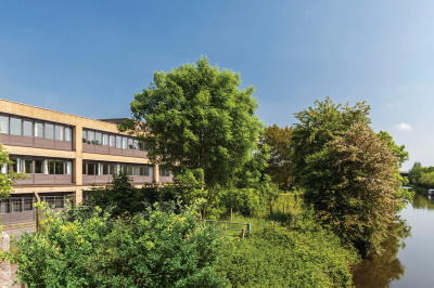 Pinnacle House exterior and Grand Union Canal, ©Galliard Homes. Pinnacle House exterior and Grand Union Canal, ©Galliard Homes.