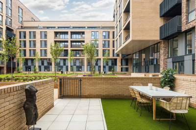 Private garden at a Wimbledon Grounds duplex ©Galliard Homes.