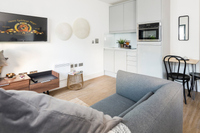 Living and kitchen area at a Galliard Homes apartment, ©Galliard Homes. Living and kitchen area at a Galliard Homes apartment, ©Galliard Homes.