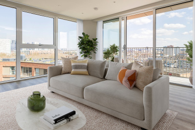 Living area at Neptune Wharf ©Galliard Homes.