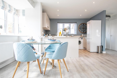 Open-plan living and dining area at Barrelmans Point, ©Wavensmere