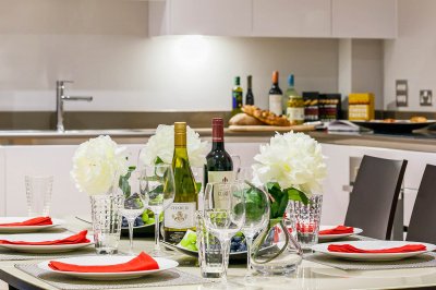 Kitchen and dining area at a Galliard Homes show apartment, ©Galliard Homes. Kitchen and dining area at a Galliard Homes show apartment, ©Galliard Homes.
