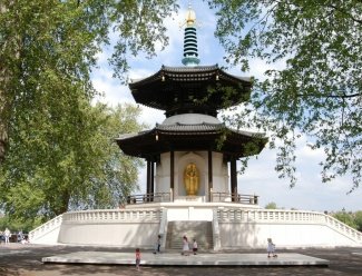 Peace Pagoda, Battersea